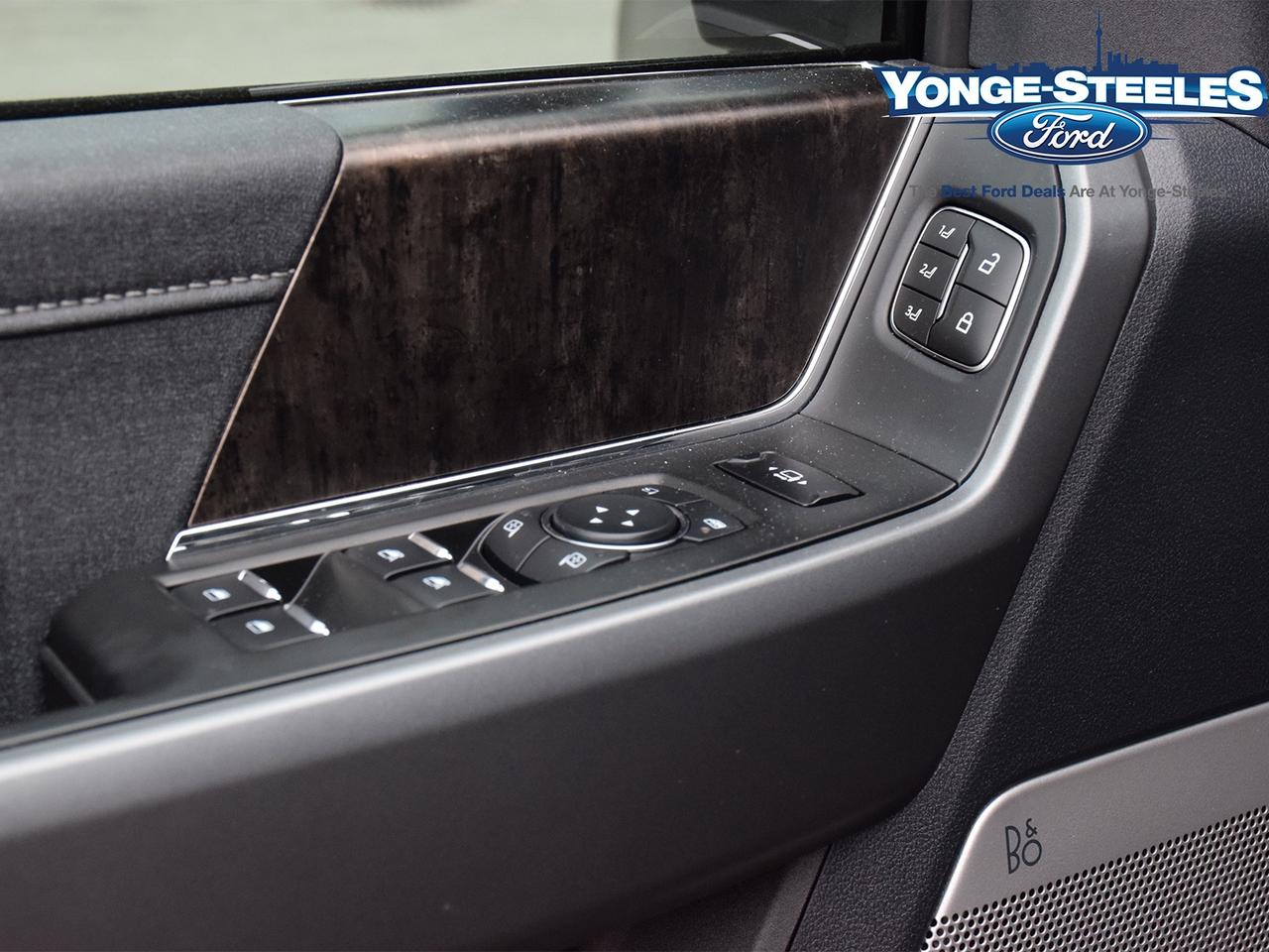 2026 Ford F-250 LARIAT  TREMOR PKG NO ACCIDENT CPO 3,607 KMS Photo
