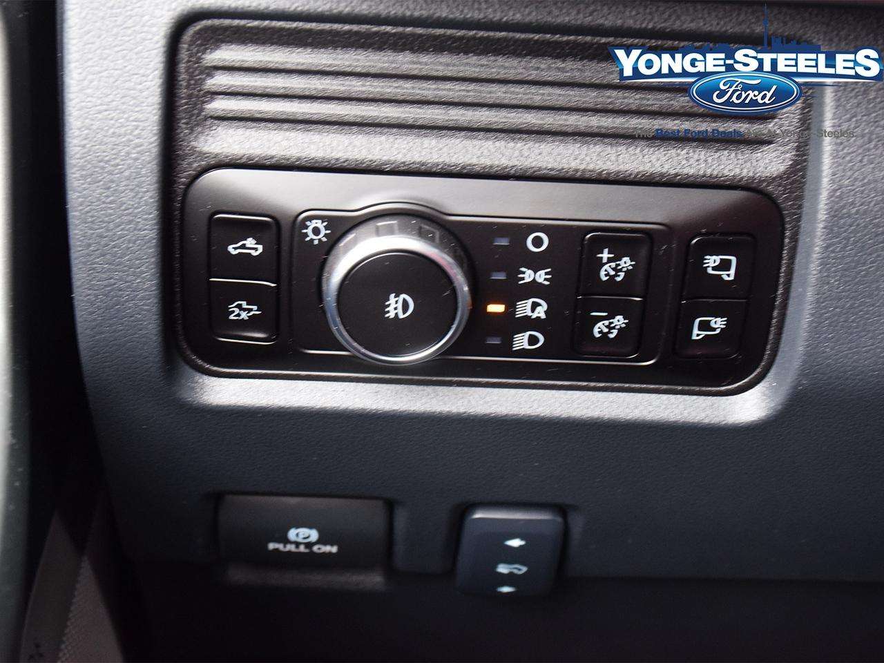 2026 Ford F-250 LARIAT  TREMOR PKG NO ACCIDENT CPO 3,607 KMS Photo