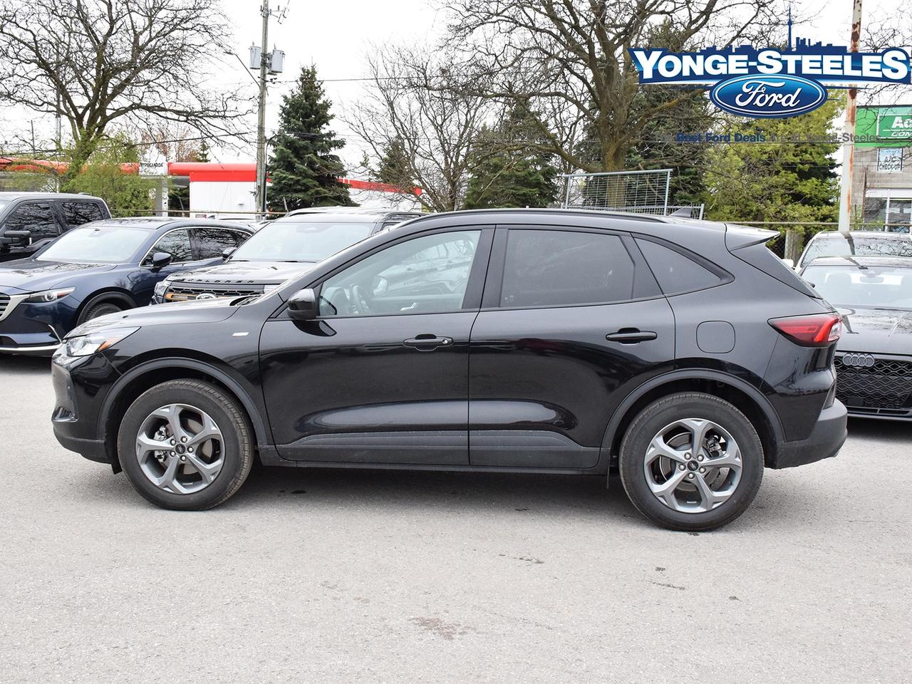 2026 Ford Escape ST LINE ONE OWNER NO ACCIDENT CPO ONLY 4,936 KMS Photo3