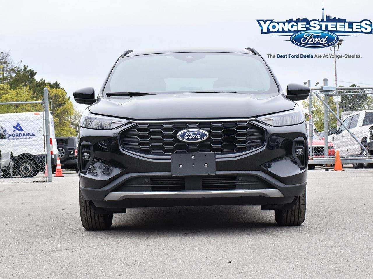 2026 Ford Escape ST LINE ONE OWNER NO ACCIDENT CPO ONLY 4,936 KMS Photo2