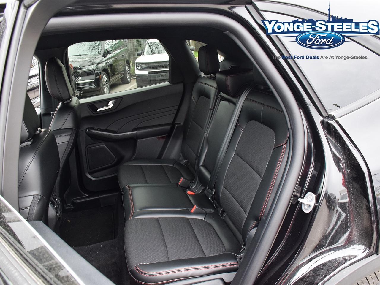 2026 Ford Escape ST LINE ONE OWNER NO ACCIDENT CPO ONLY 4,936 KMS Photo