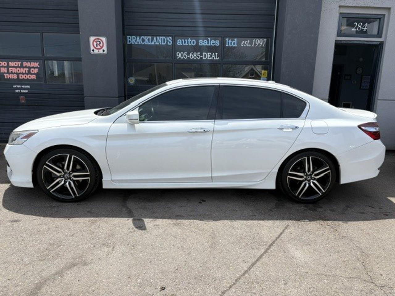 2017 Honda Accord Sedan V6 Touring, FULLY LOADED, EXTREMELY WELL KEPT!! Photo