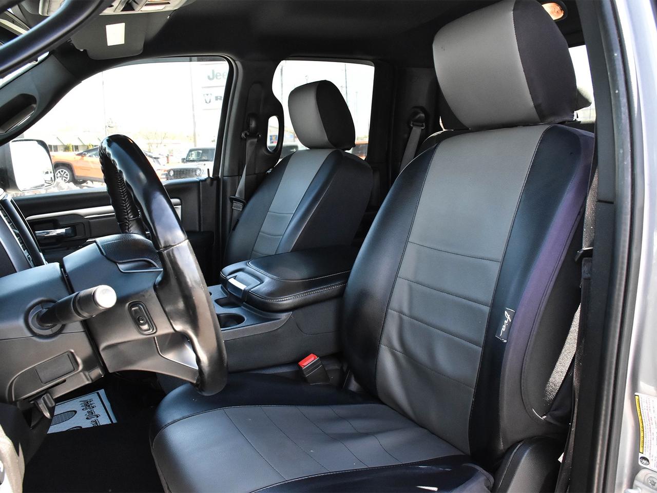 2022 RAM 1500 Classic WARLOCK Photo