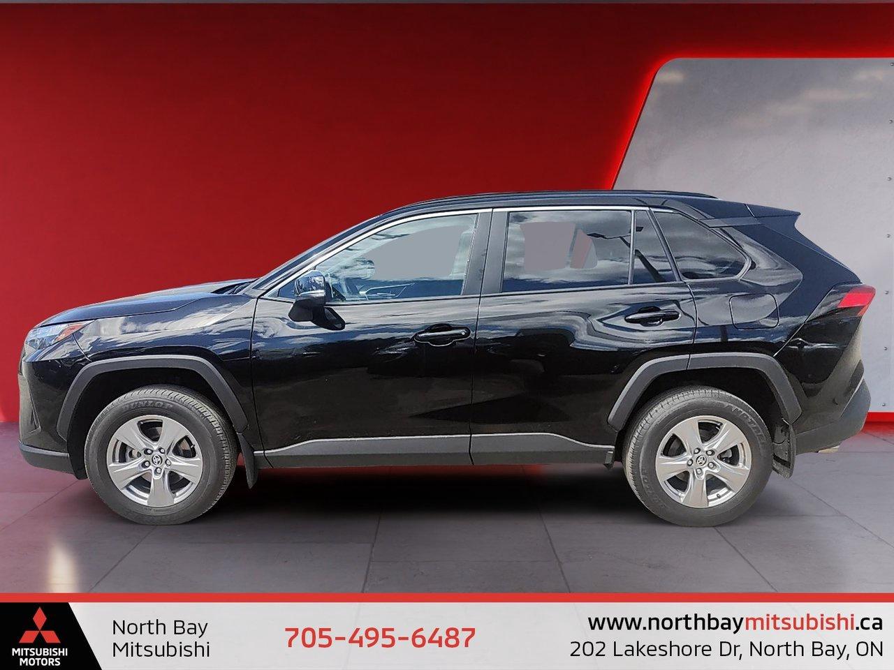 2023 Toyota RAV4 XLE Photo4