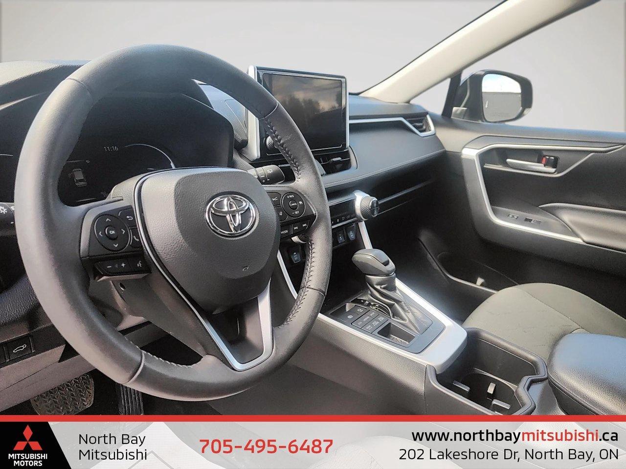 2023 Toyota RAV4 XLE Photo