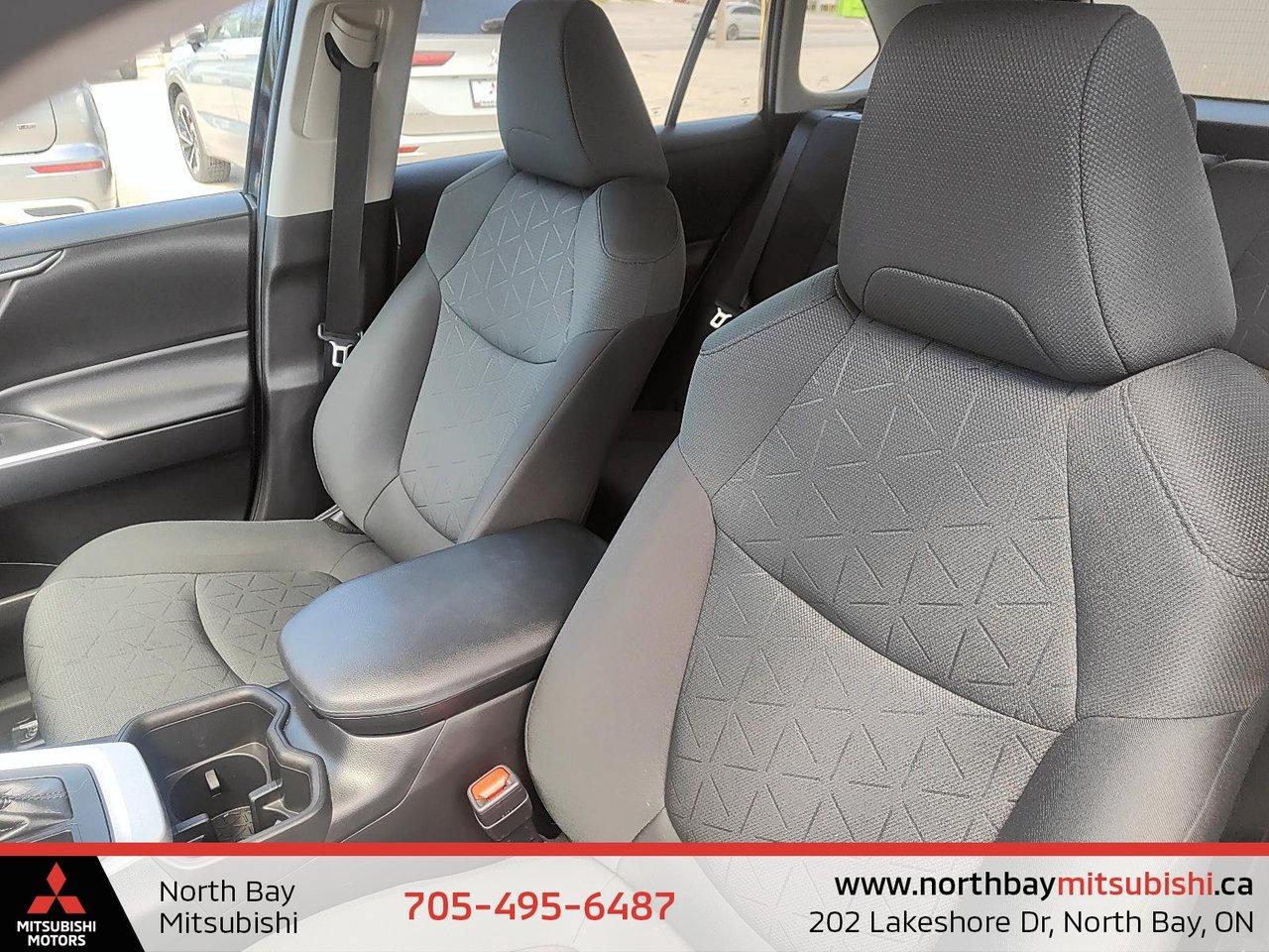 2023 Toyota RAV4 XLE Photo