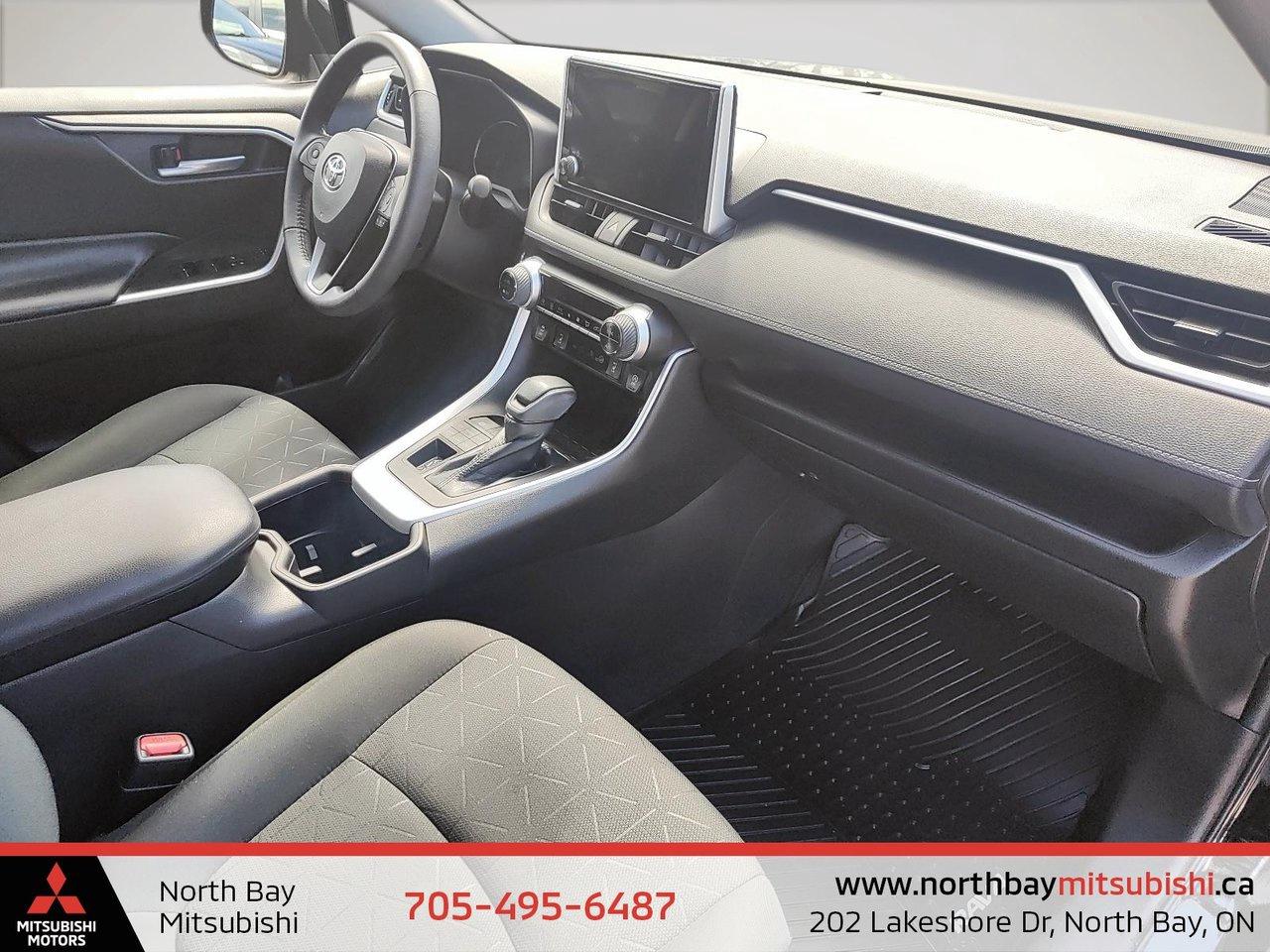 2023 Toyota RAV4 XLE Photo