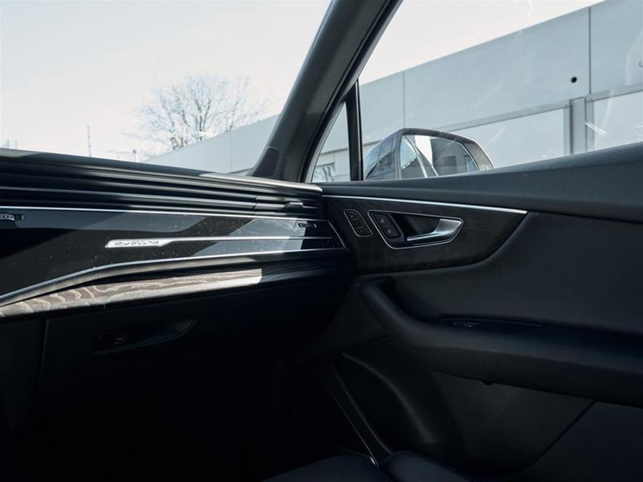 2022 Audi Q7 55 3.0T Technik quattro 8sp Tiptronic Photo