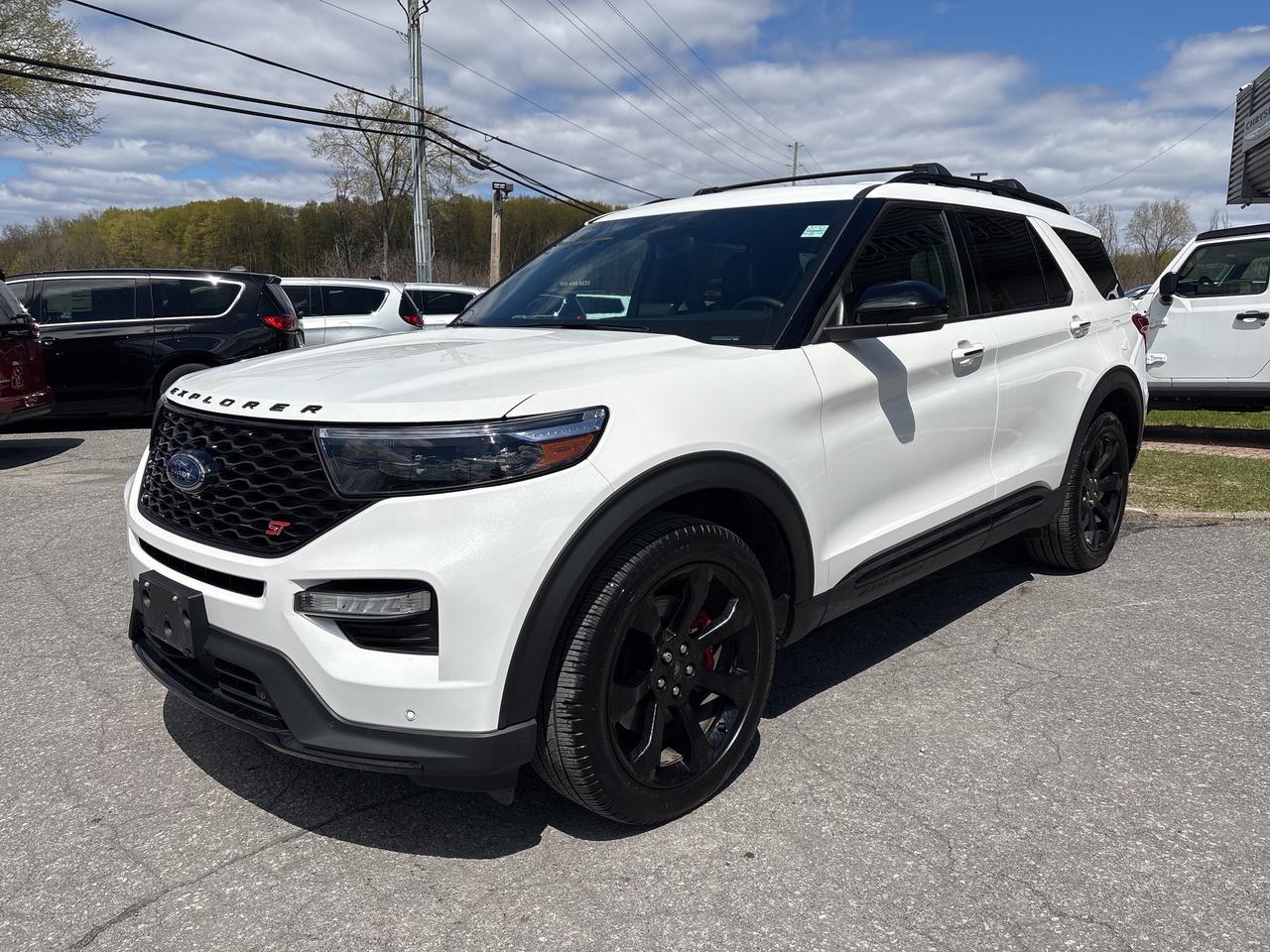 2023 Ford Explorer ST Photo0