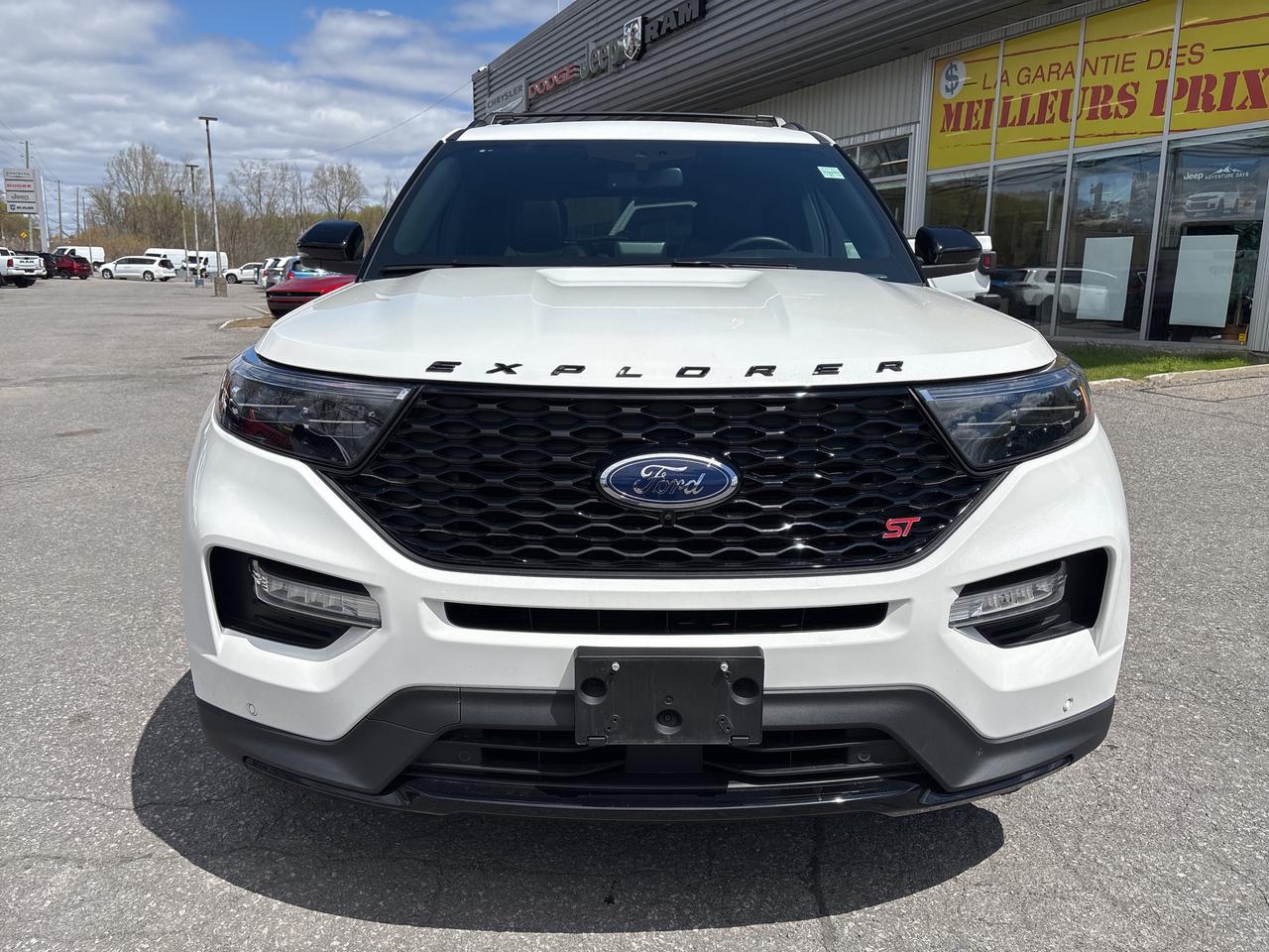 2023 Ford Explorer ST Photo