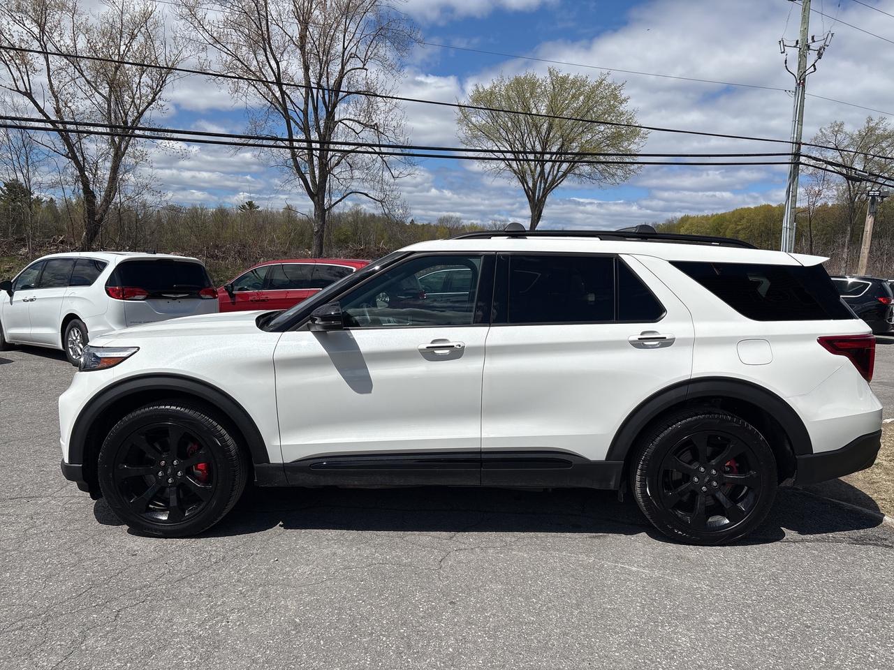 2023 Ford Explorer ST Photo