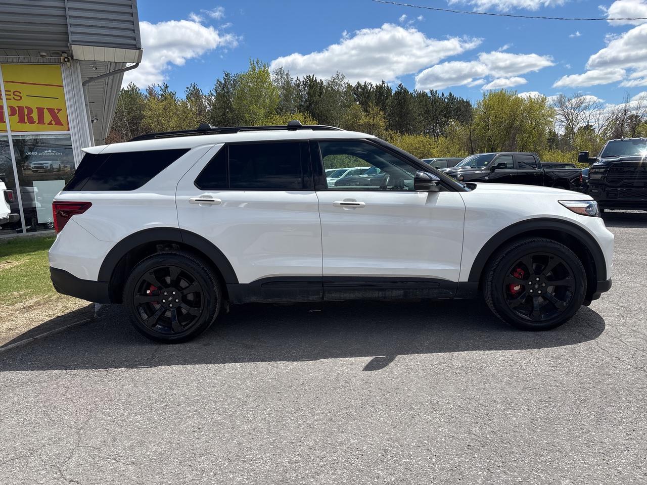 2023 Ford Explorer ST Photo