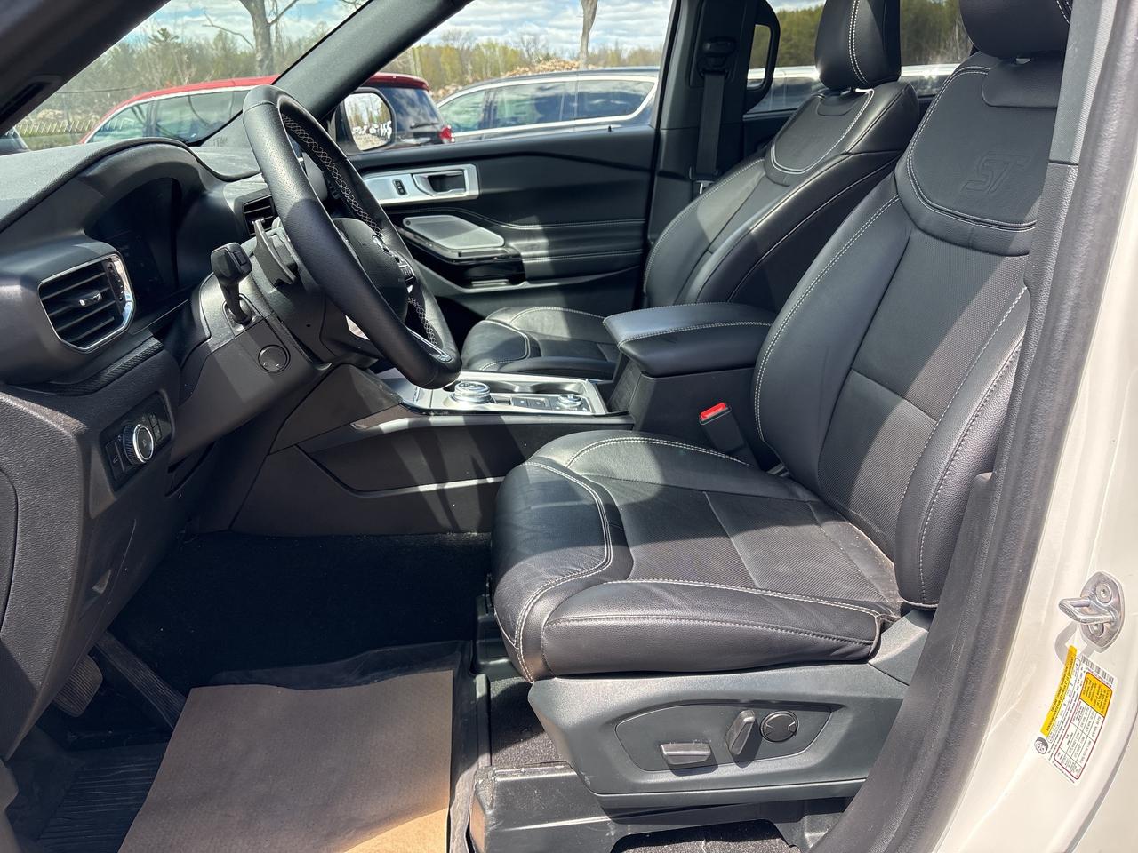 2023 Ford Explorer ST Photo