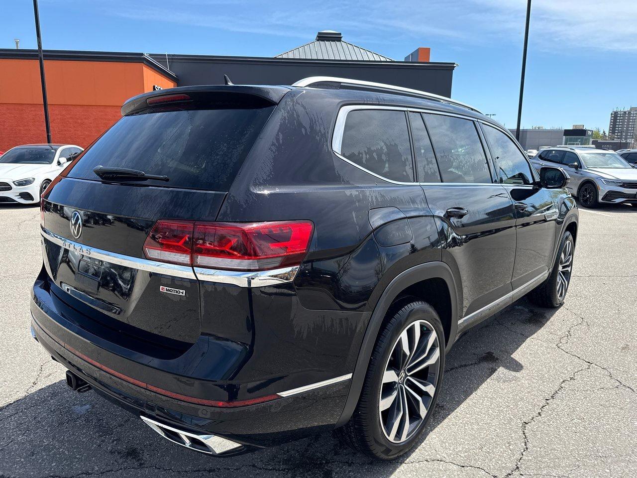 2021 Volkswagen Atlas Execline 3.6L 8sp at w/Tip 4MOTION (2) Alloy Wheel Photo