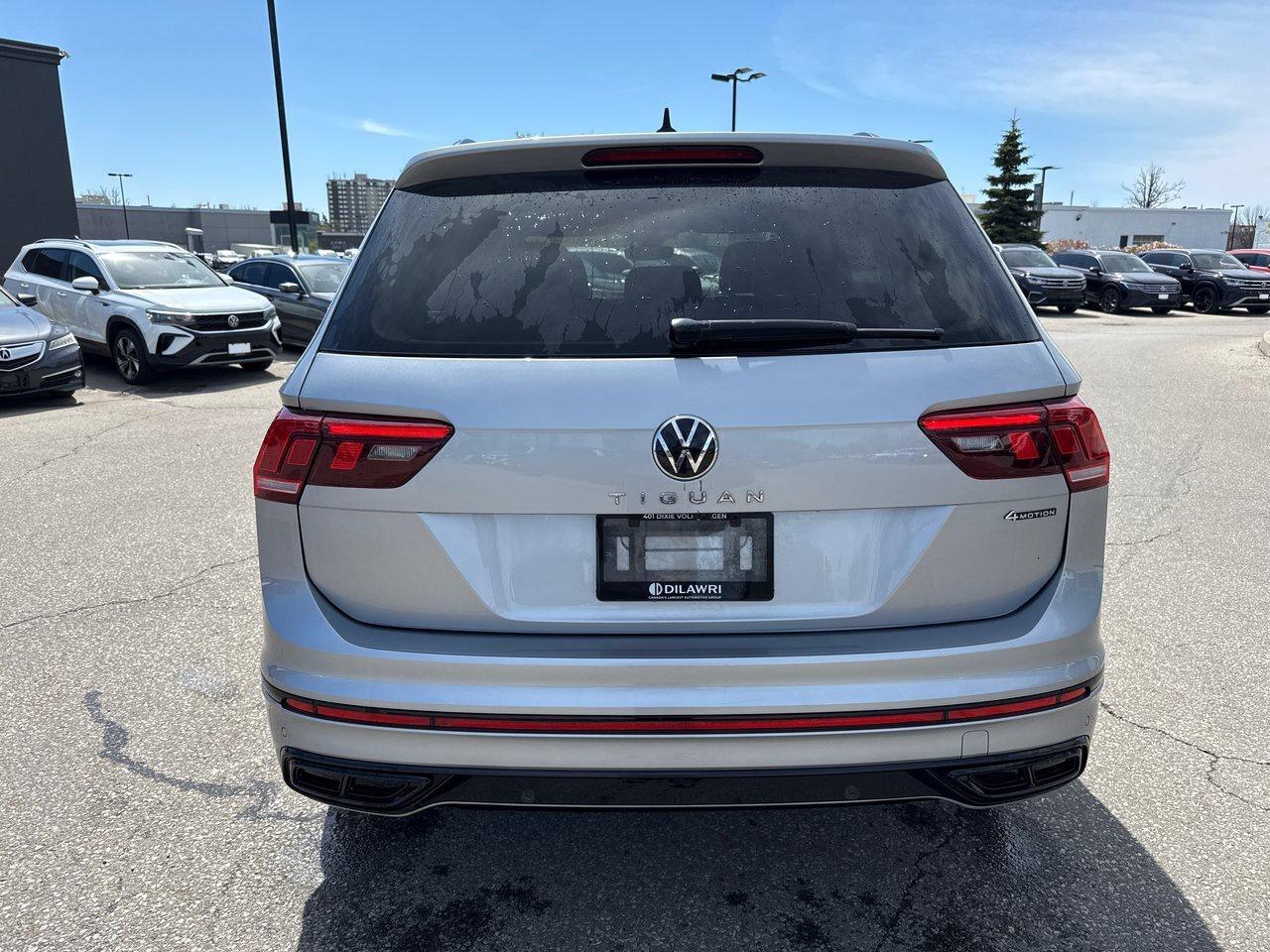 2023 Volkswagen Tiguan Comfortline R-Line Black 2.0T 8sp at w/Tip 4M Remo Photo3