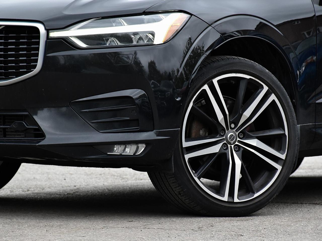 2019 Volvo XC60 R-Design Photo