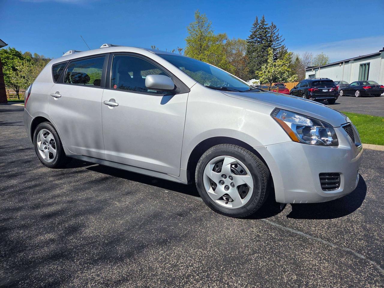 2010 Pontiac Vibe Base Photo