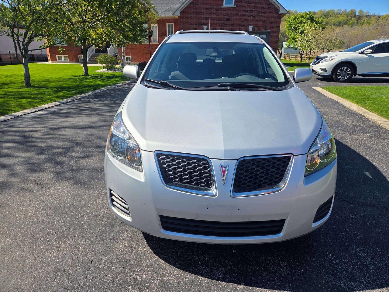 2010 Pontiac Vibe Base Photo