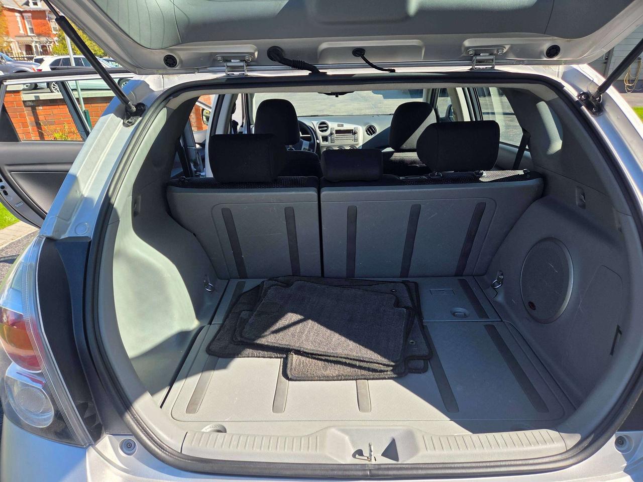 2010 Pontiac Vibe Base Photo