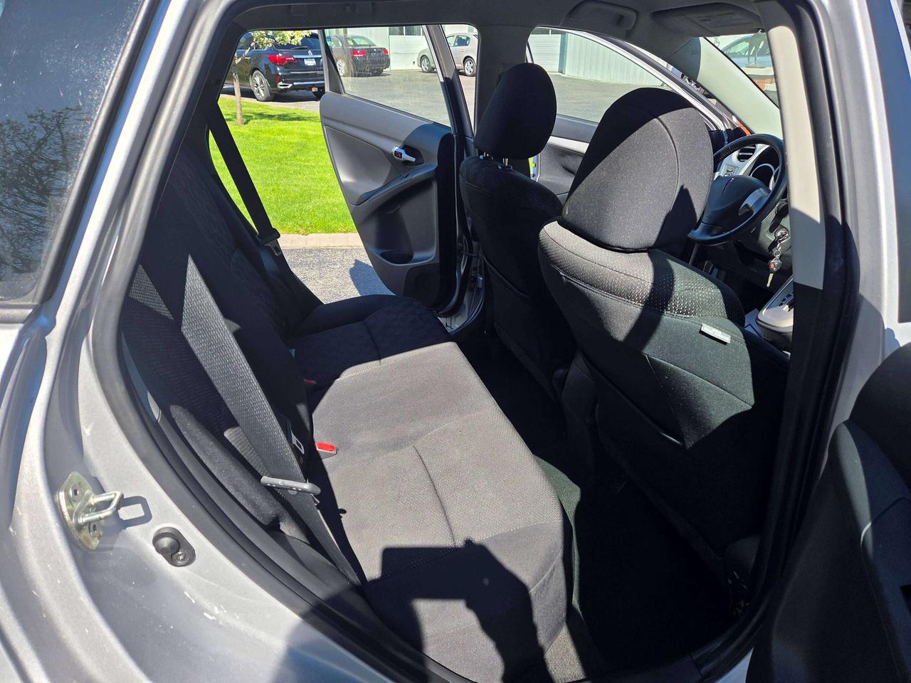 2010 Pontiac Vibe Base Photo