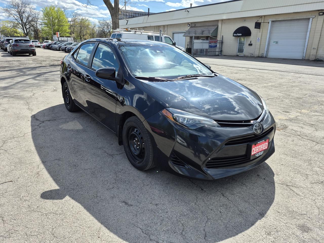 2018 Toyota Corolla LE Photo