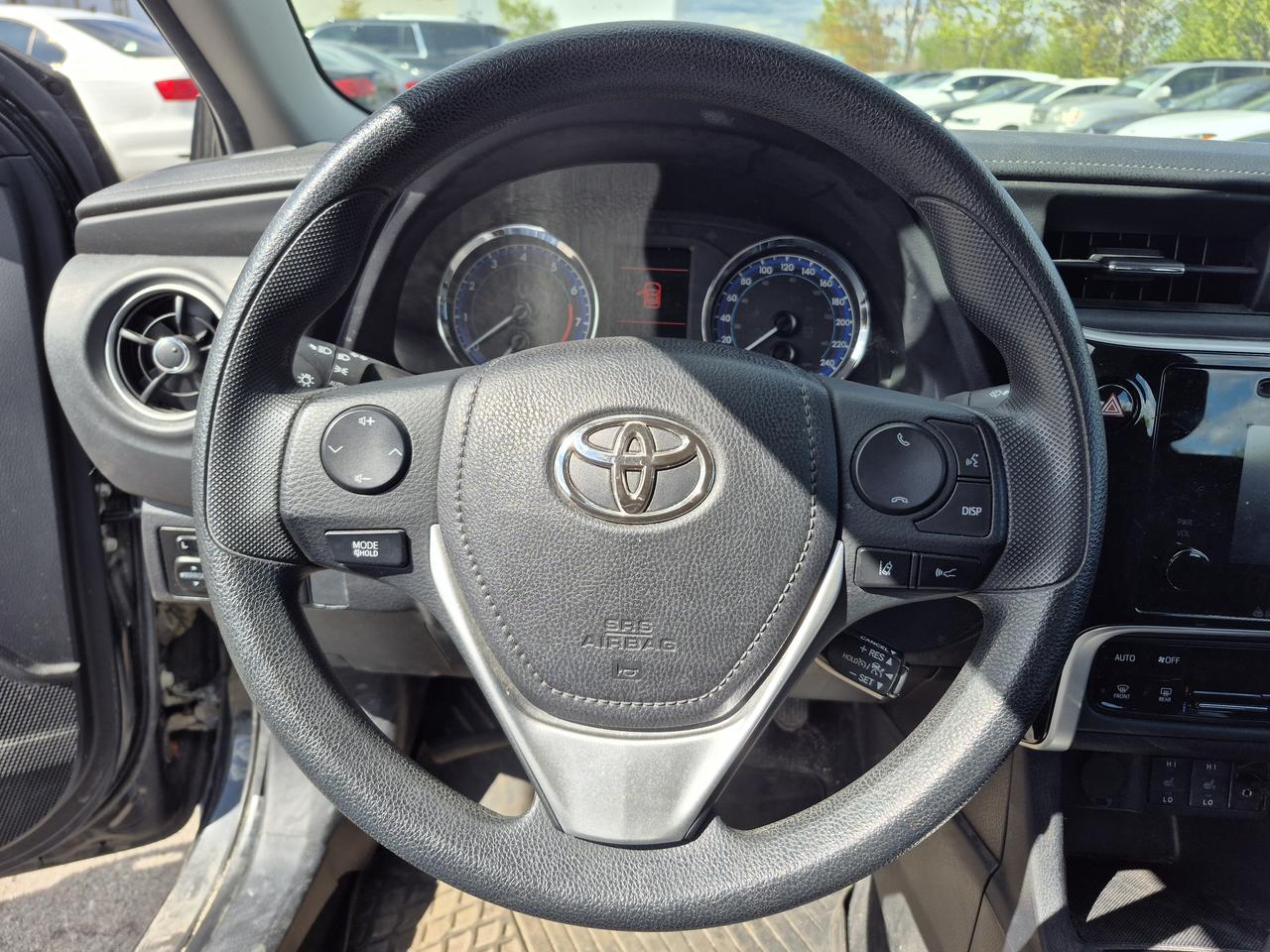2018 Toyota Corolla LE Photo