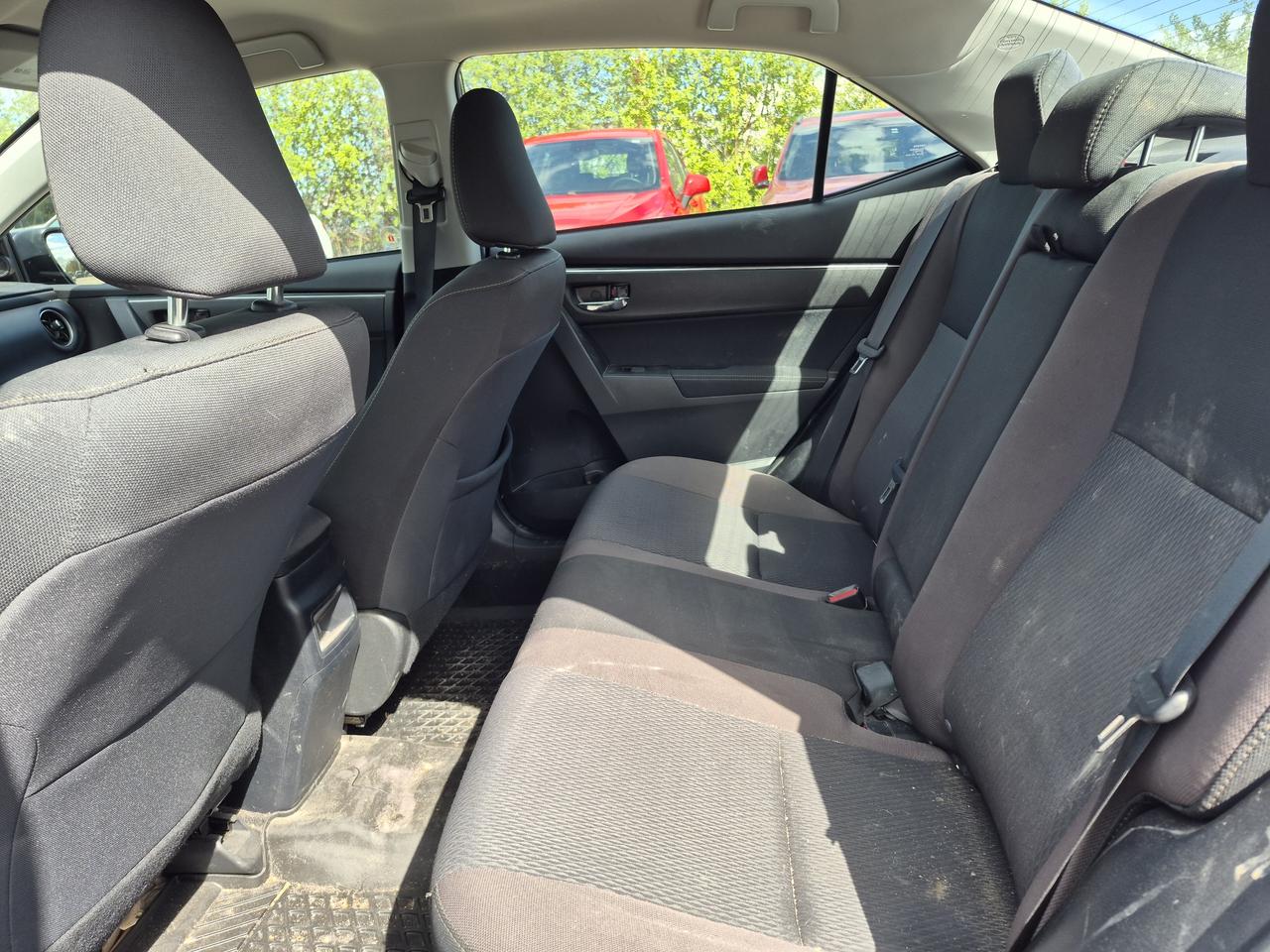 2018 Toyota Corolla LE Photo