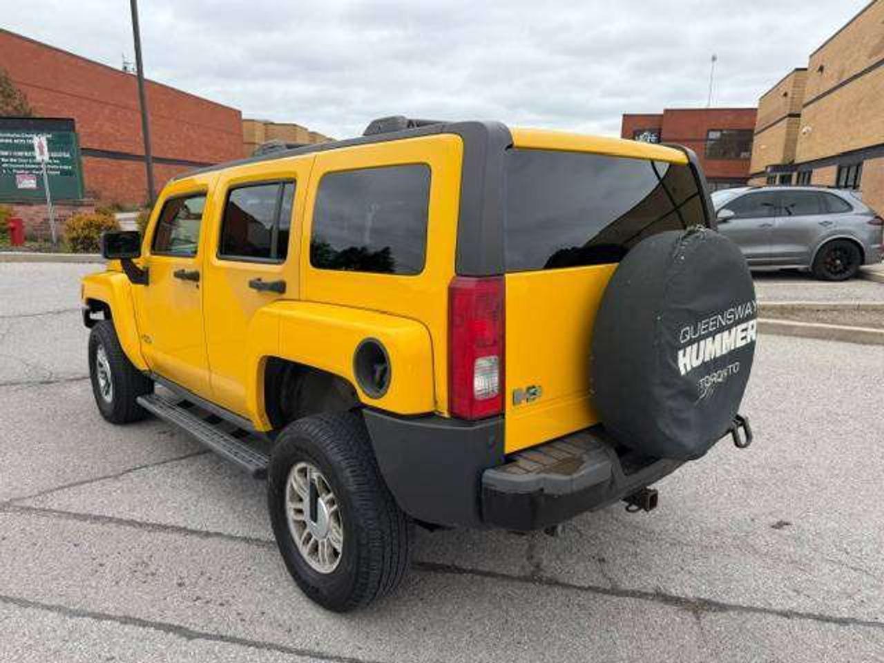 2006 Hummer H3 5 SPEED MANUAL SOLD AS IS 5 SPEED MANUAL Photo