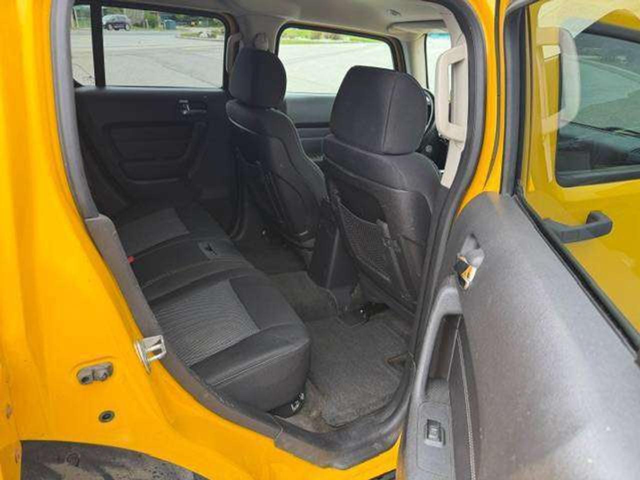 2006 Hummer H3 5 SPEED MANUAL SOLD AS IS 5 SPEED MANUAL Photo