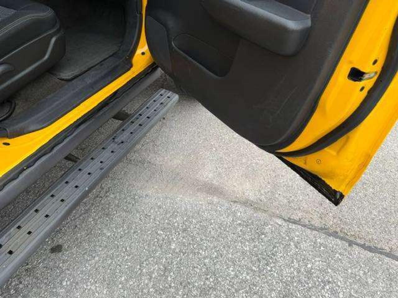 2006 Hummer H3 5 SPEED MANUAL SOLD AS IS 5 SPEED MANUAL Photo
