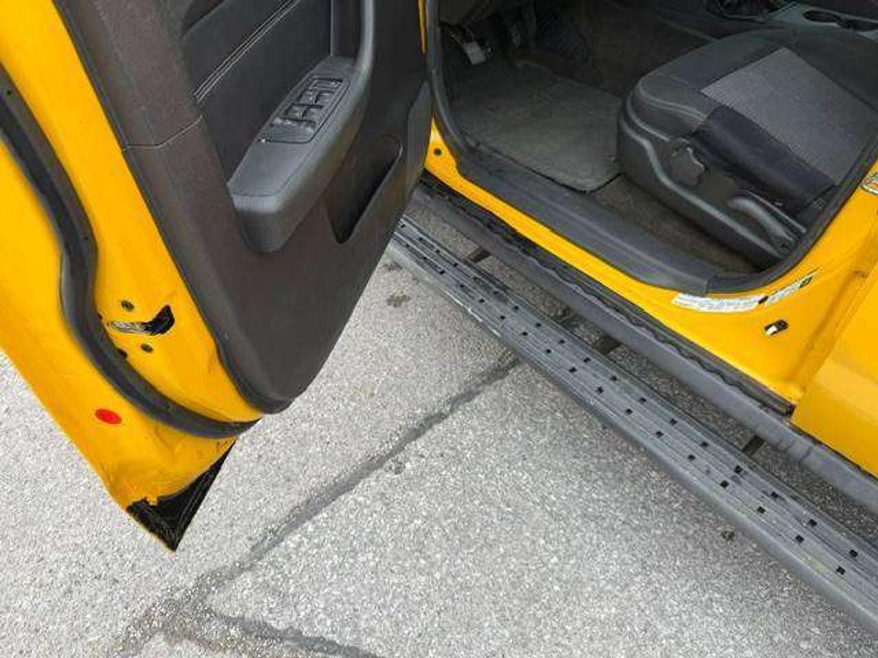 2006 Hummer H3 5 SPEED MANUAL SOLD AS IS 5 SPEED MANUAL Photo