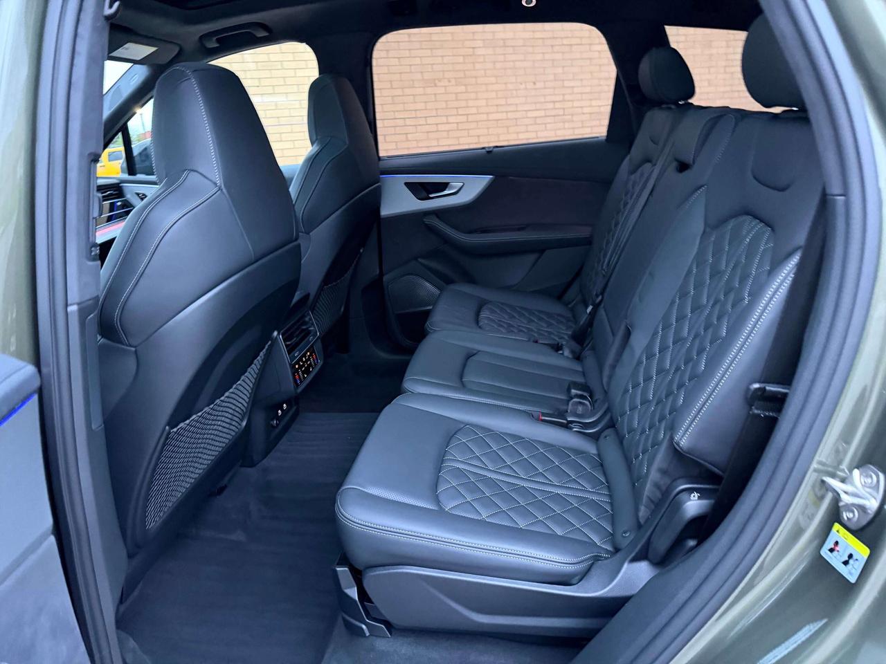 2025 Audi SQ7 MASSAGE SEAT, B&O SOUND, 360 CAMERA,CLEAN CARFAX Photo