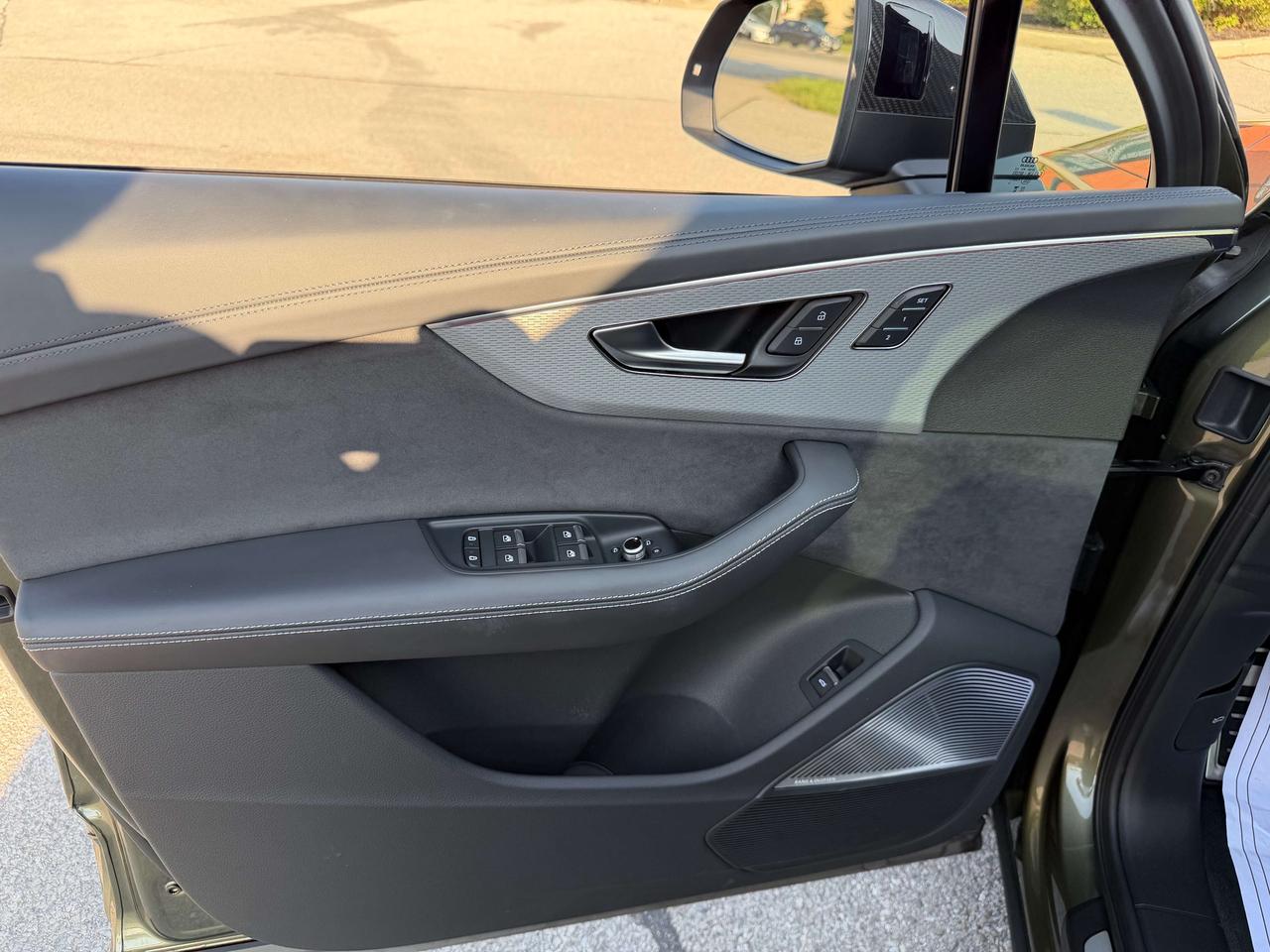 2025 Audi SQ7 MASSAGE SEAT, B&O SOUND, 360 CAMERA,CLEAN CARFAX Photo