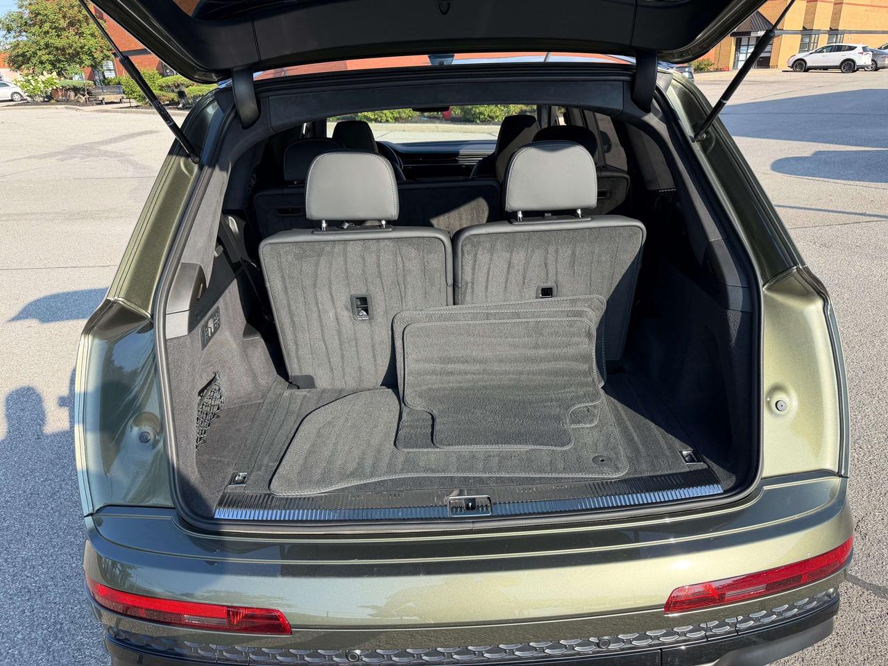 2025 Audi SQ7 MASSAGE SEAT, B&O SOUND, 360 CAMERA,CLEAN CARFAX Photo