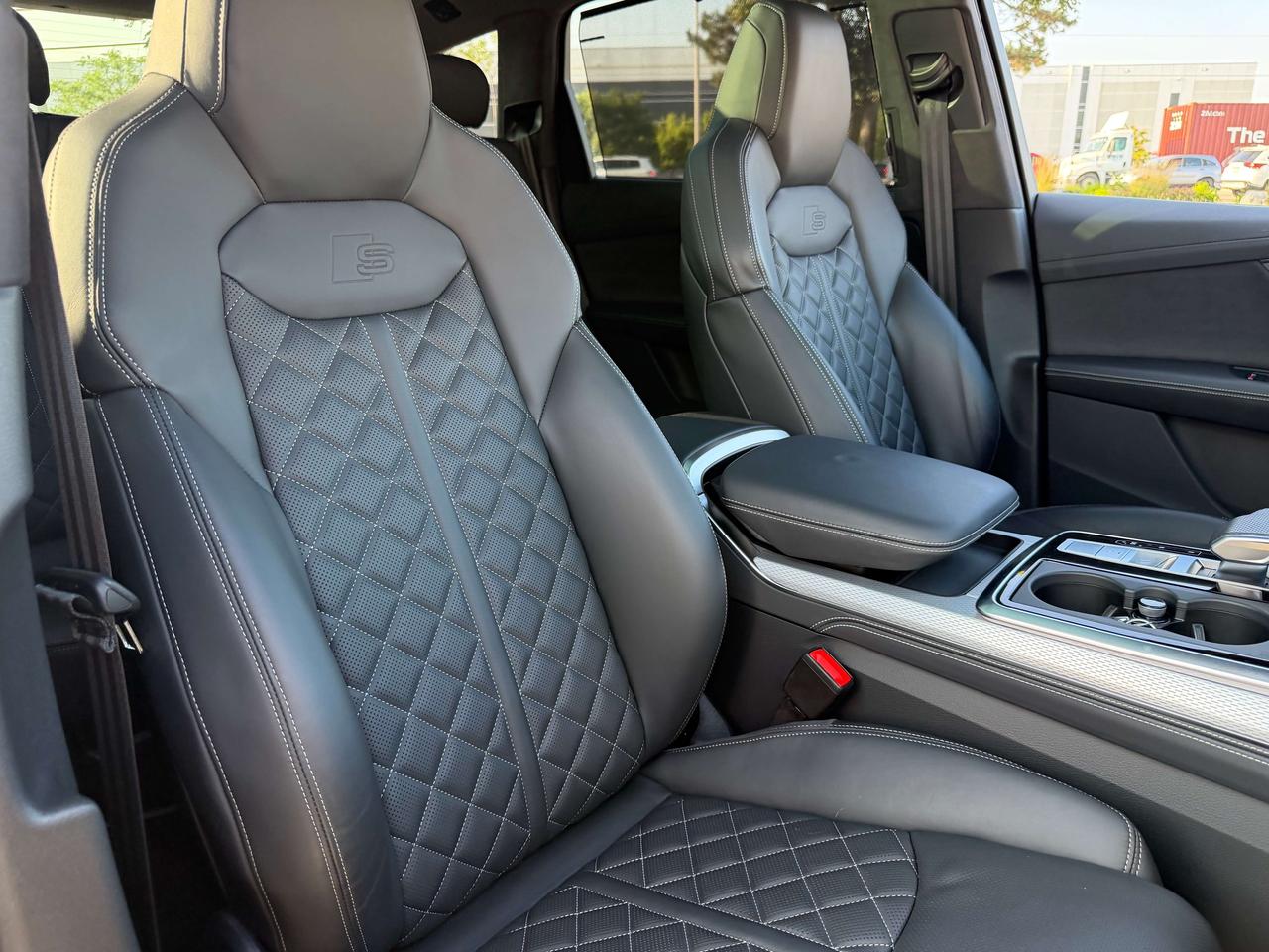 2025 Audi SQ7 MASSAGE SEAT, B&O SOUND, 360 CAMERA,CLEAN CARFAX Photo