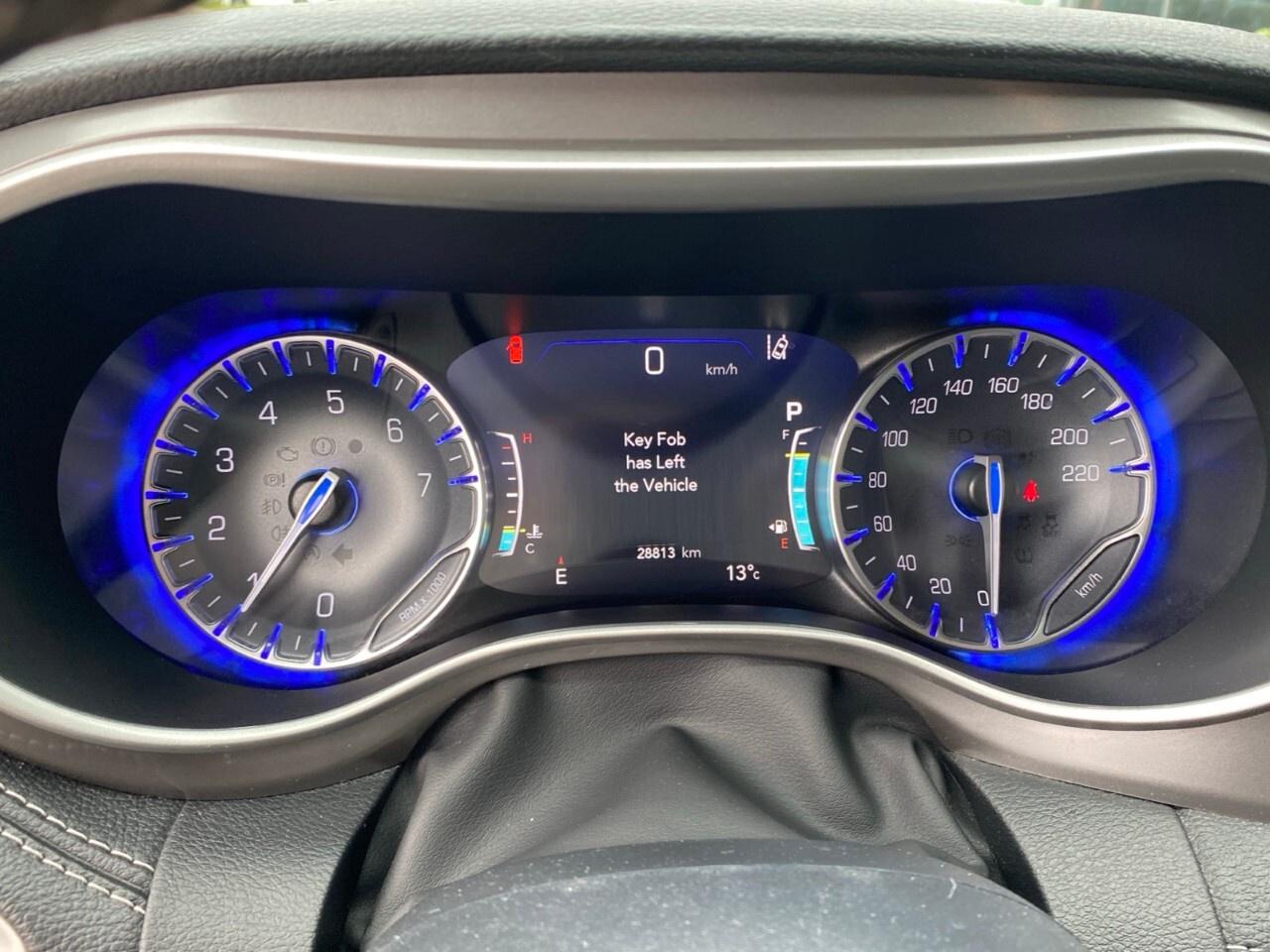 2025 Chrysler Pacifica Select FWD Photo
