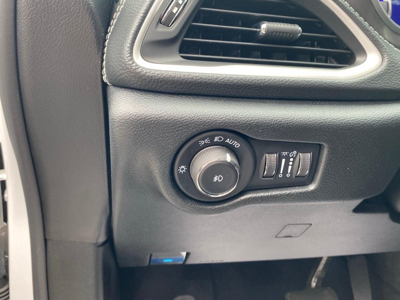 2025 Chrysler Pacifica Select FWD Photo
