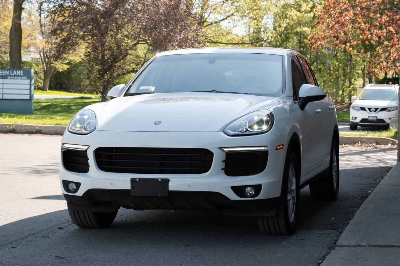 2017 Porsche Cayenne Base Photo2