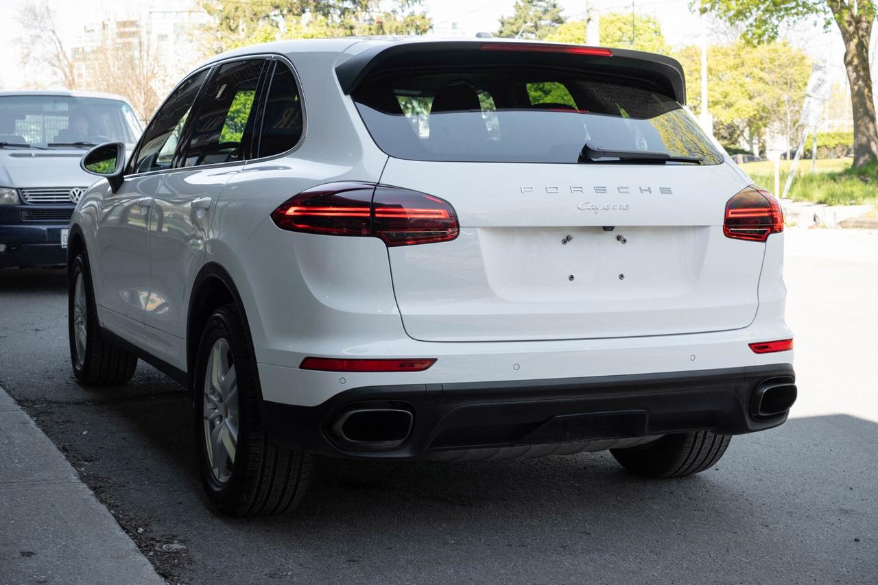 2017 Porsche Cayenne Base Photo