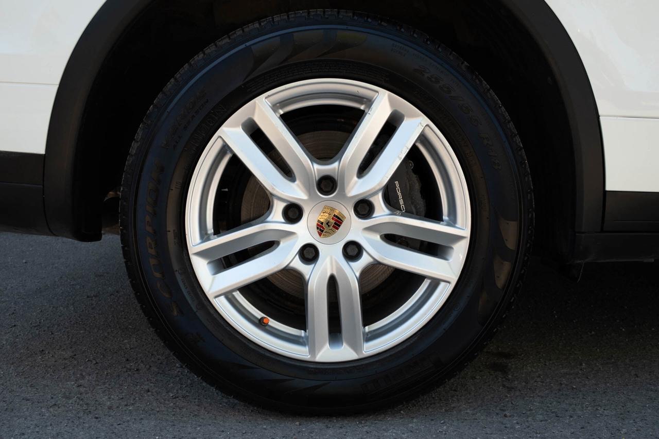 2017 Porsche Cayenne Base Photo