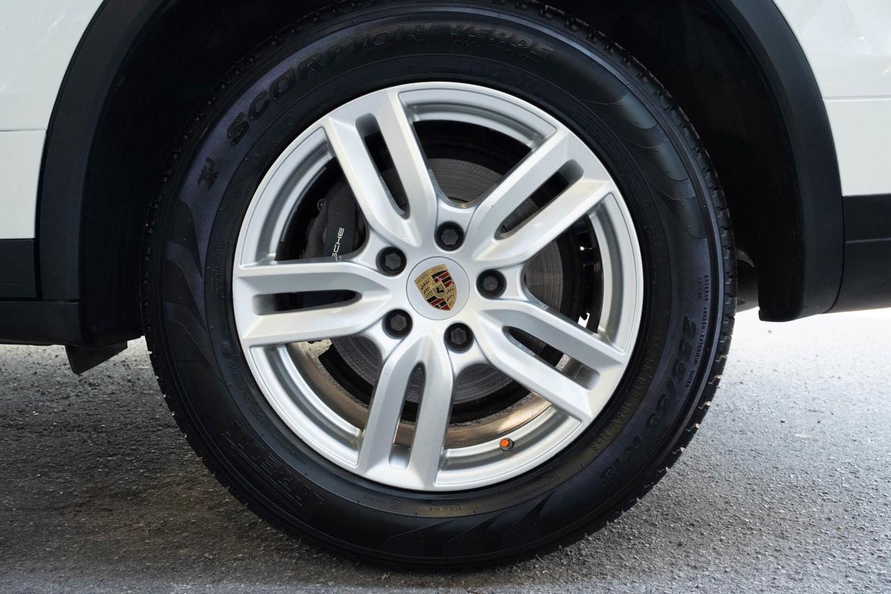 2017 Porsche Cayenne Base Photo