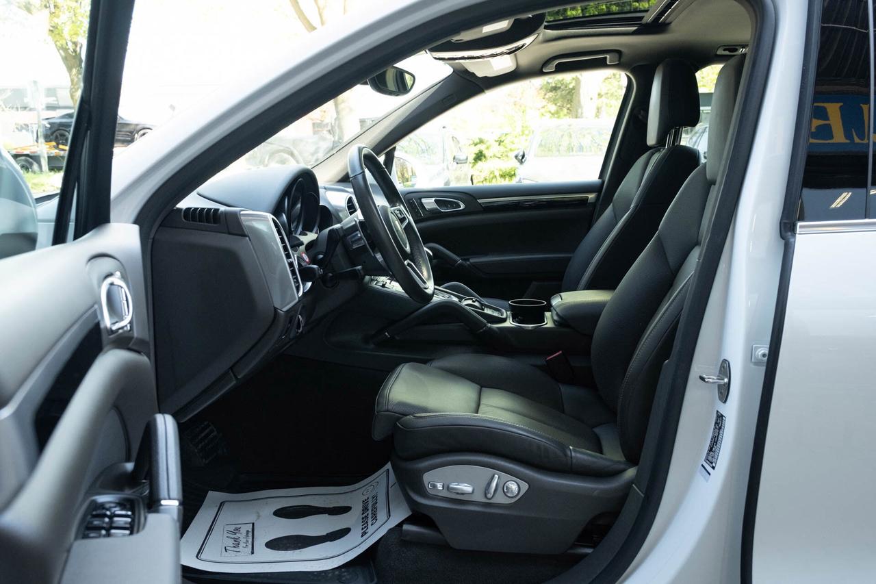 2017 Porsche Cayenne Base Photo
