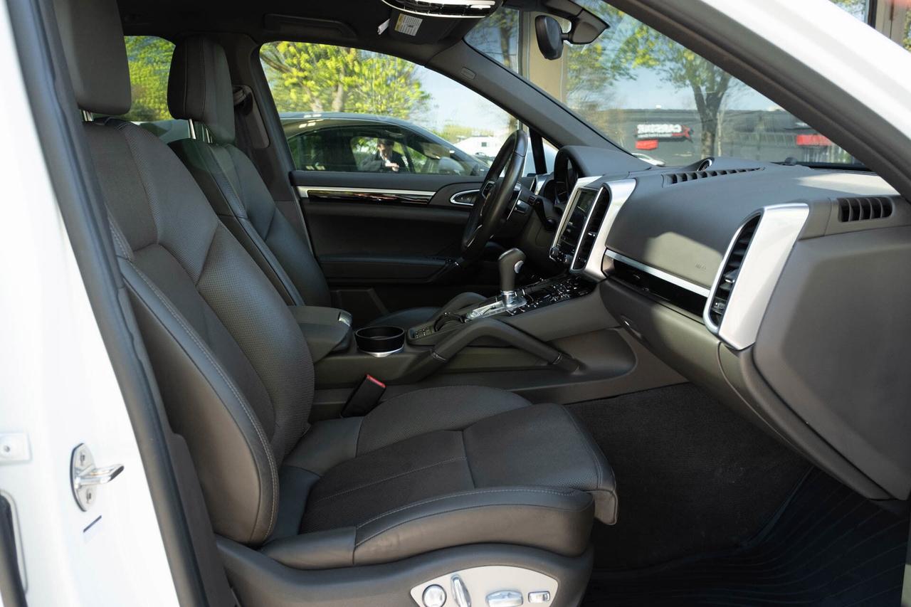 2017 Porsche Cayenne Base Photo