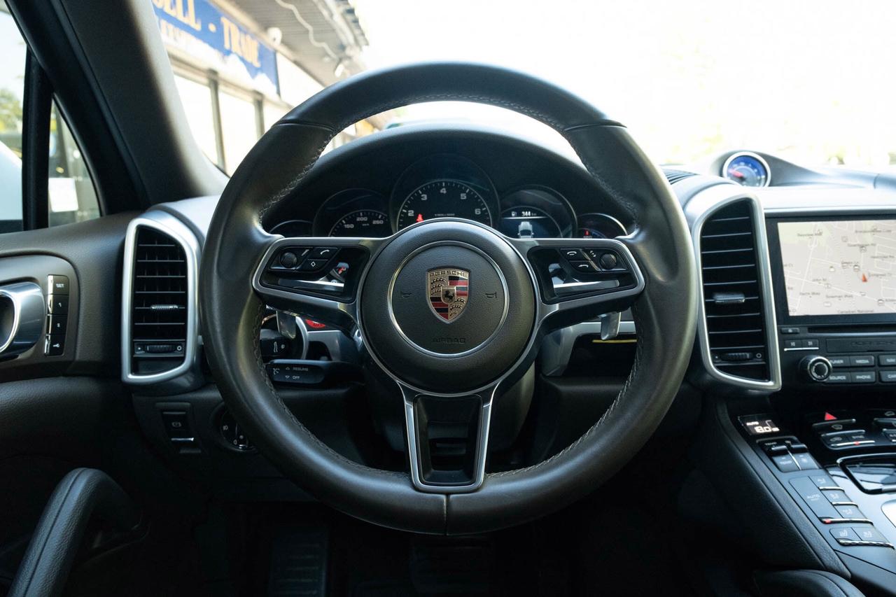 2017 Porsche Cayenne Base Photo