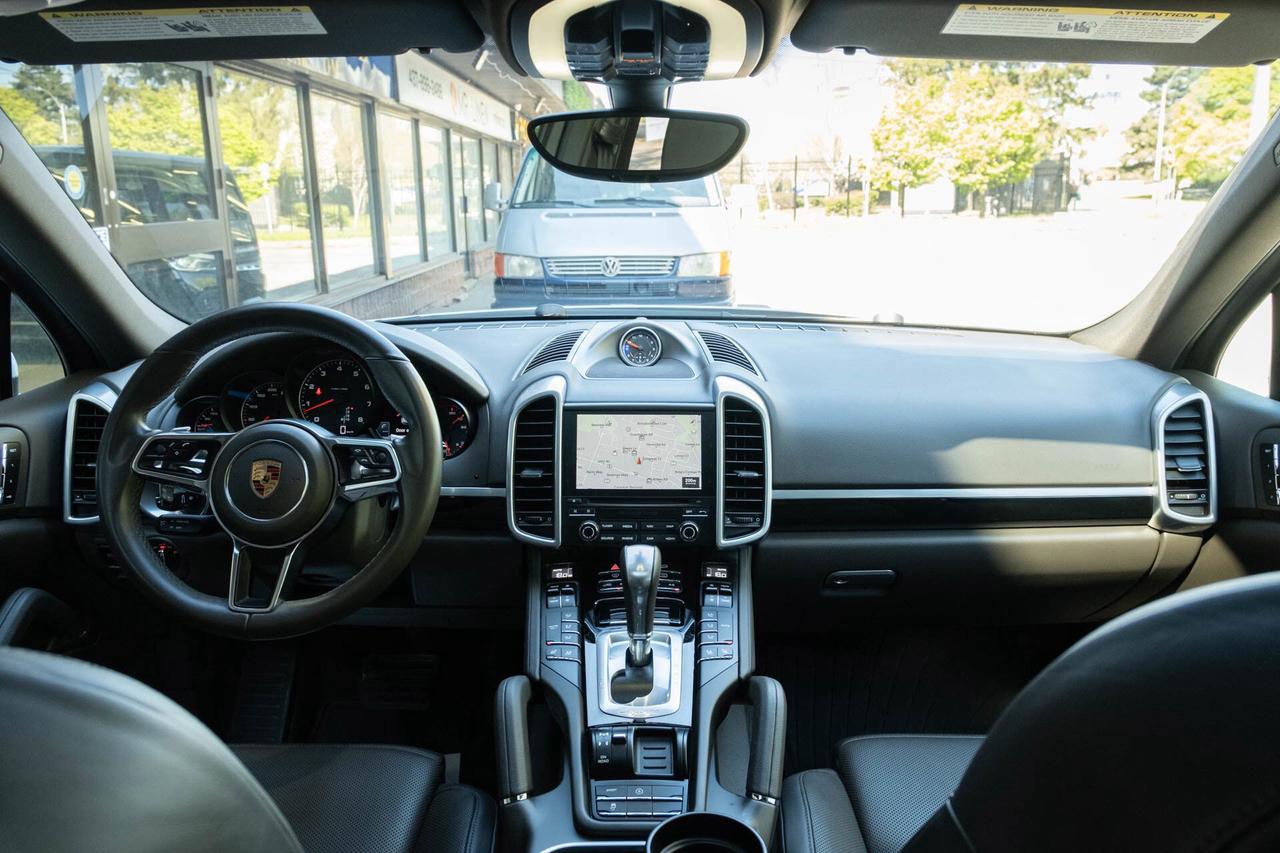 2017 Porsche Cayenne Base Photo