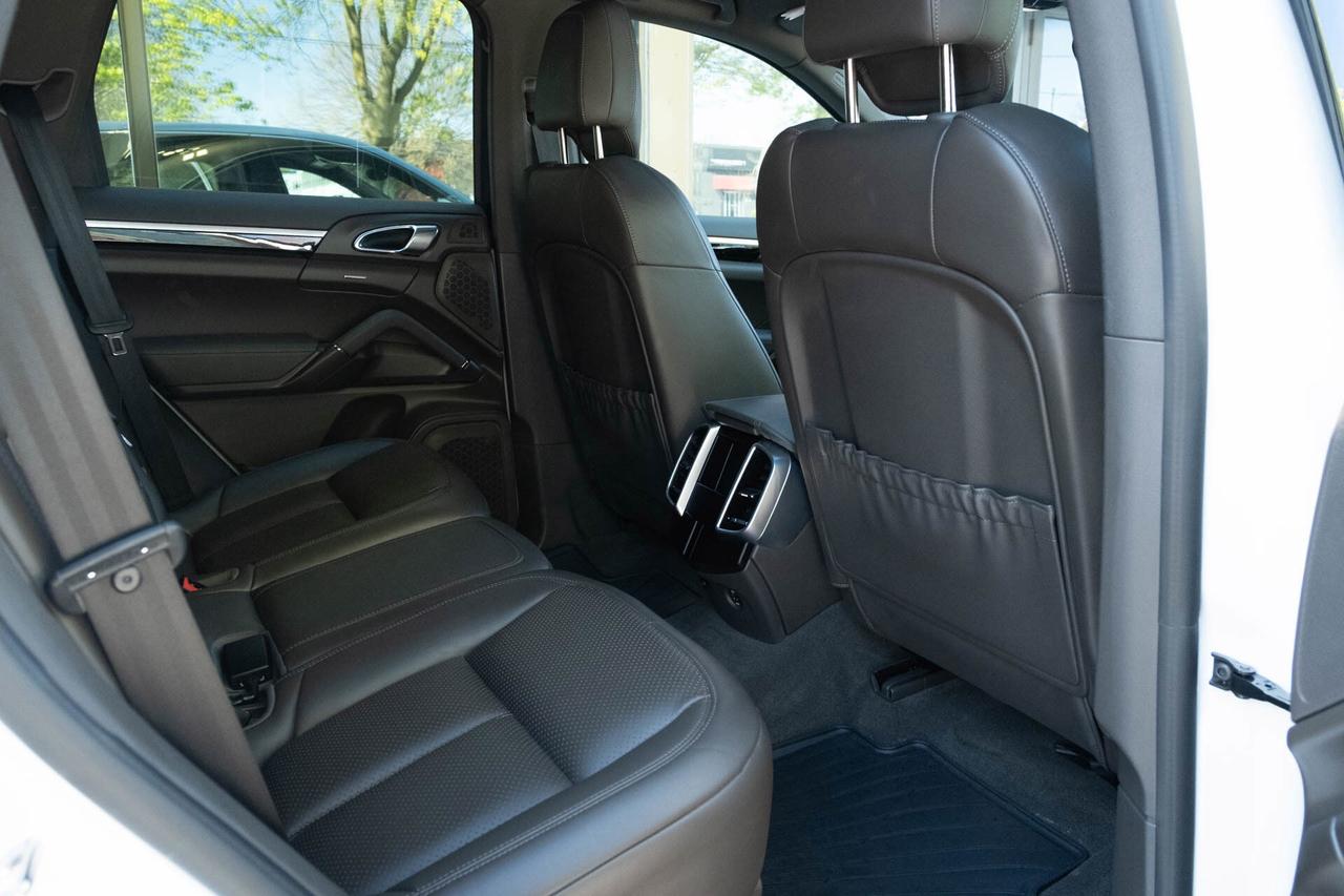 2017 Porsche Cayenne Base Photo