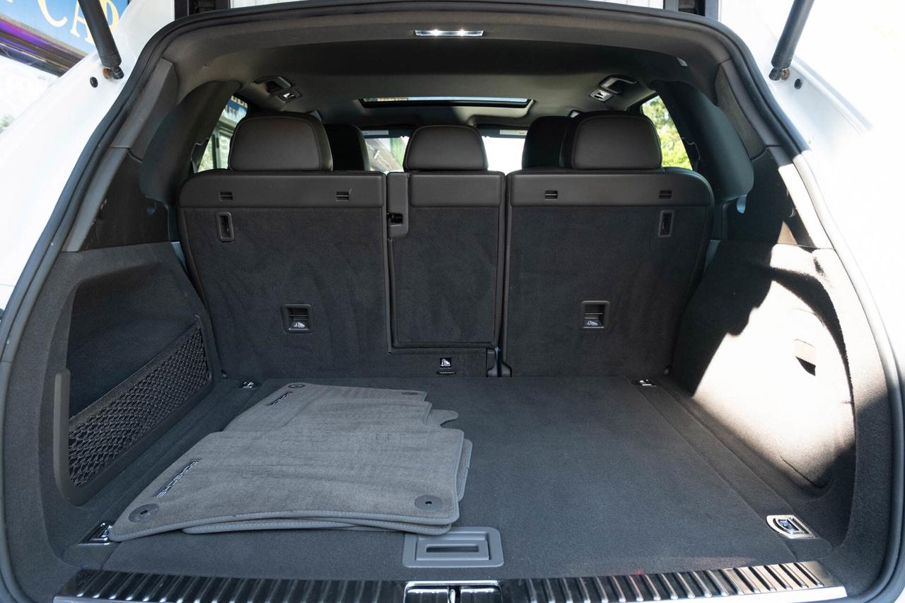 2017 Porsche Cayenne Base Photo