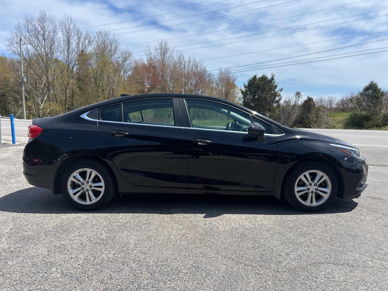 2017 Chevrolet Cruze LT, Bluetooth, Back Up Cam Photo