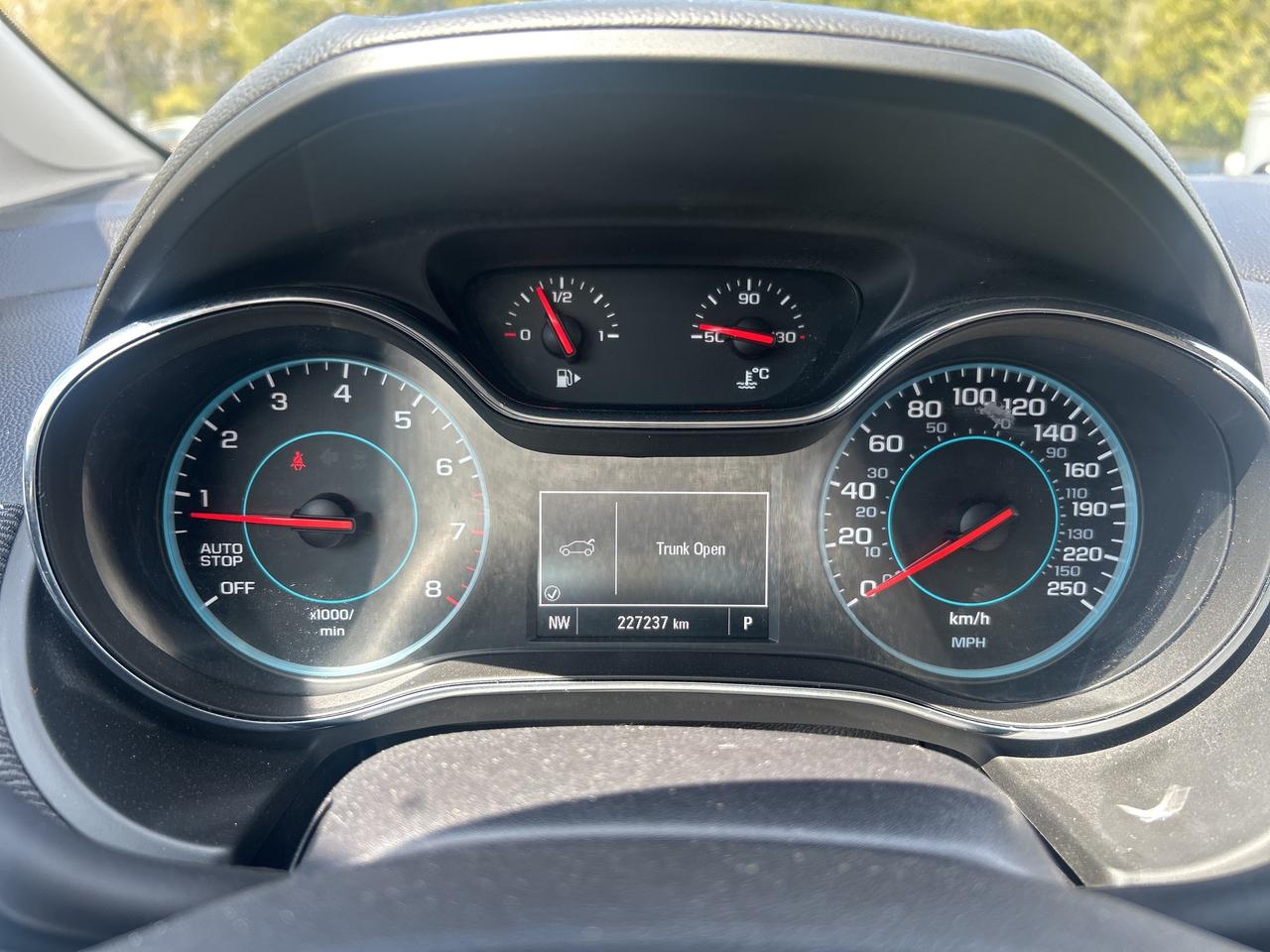 2017 Chevrolet Cruze LT, Bluetooth, Back Up Cam Photo