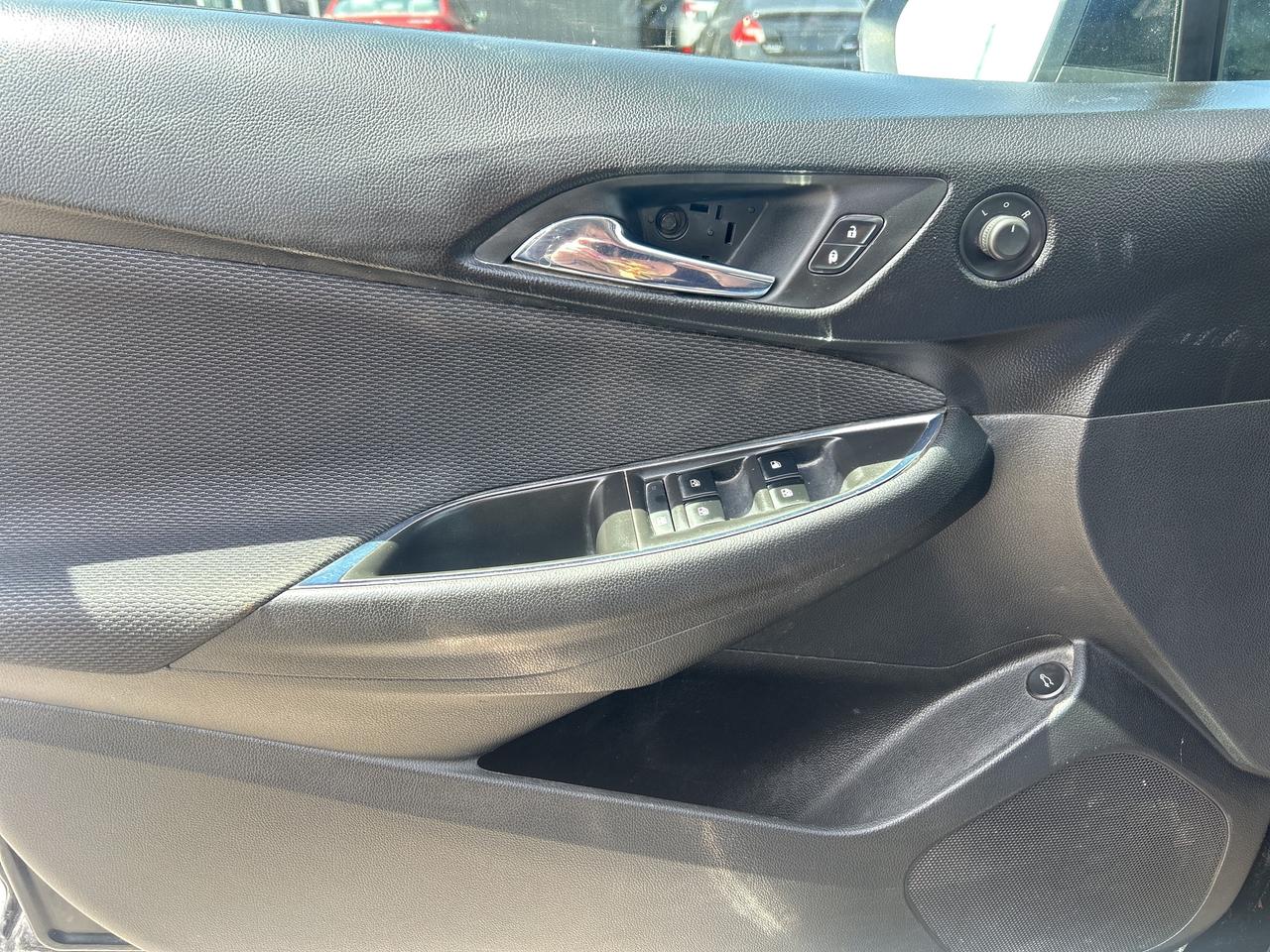 2017 Chevrolet Cruze LT, Bluetooth, Back Up Cam Photo